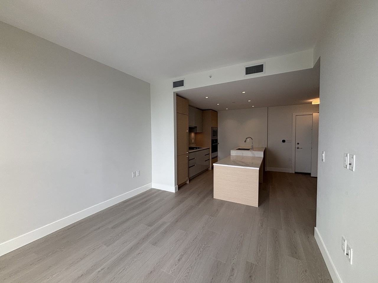 3538 705-3538 Sawmill Crescent #705 - Photo 2 of 15