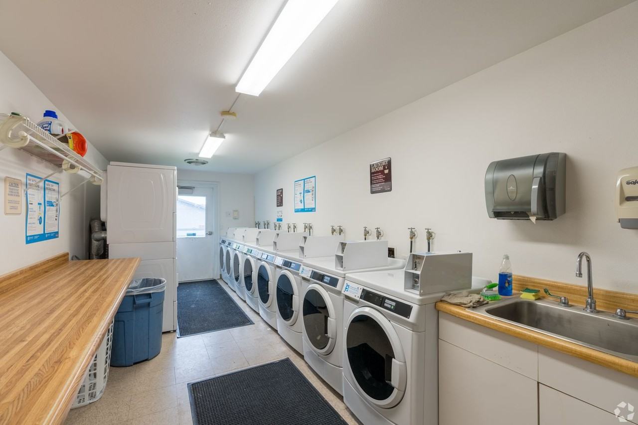 WillowWood Village Apts - Photo 3 of 20