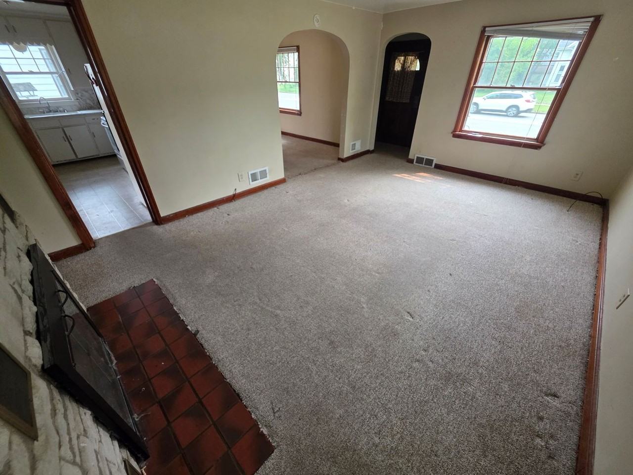 1002 5th Ave - Photo 5 of 17