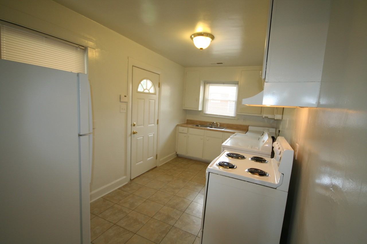 Elmwood - Photo 3 of 27