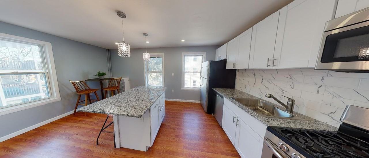 Bright Egleston Square apartment near Orange Line - Photo 2 of 14