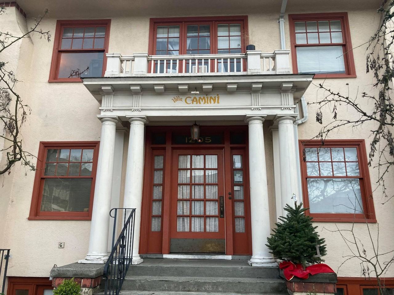 Villa Camini - U-District! - Photo 2 of 50