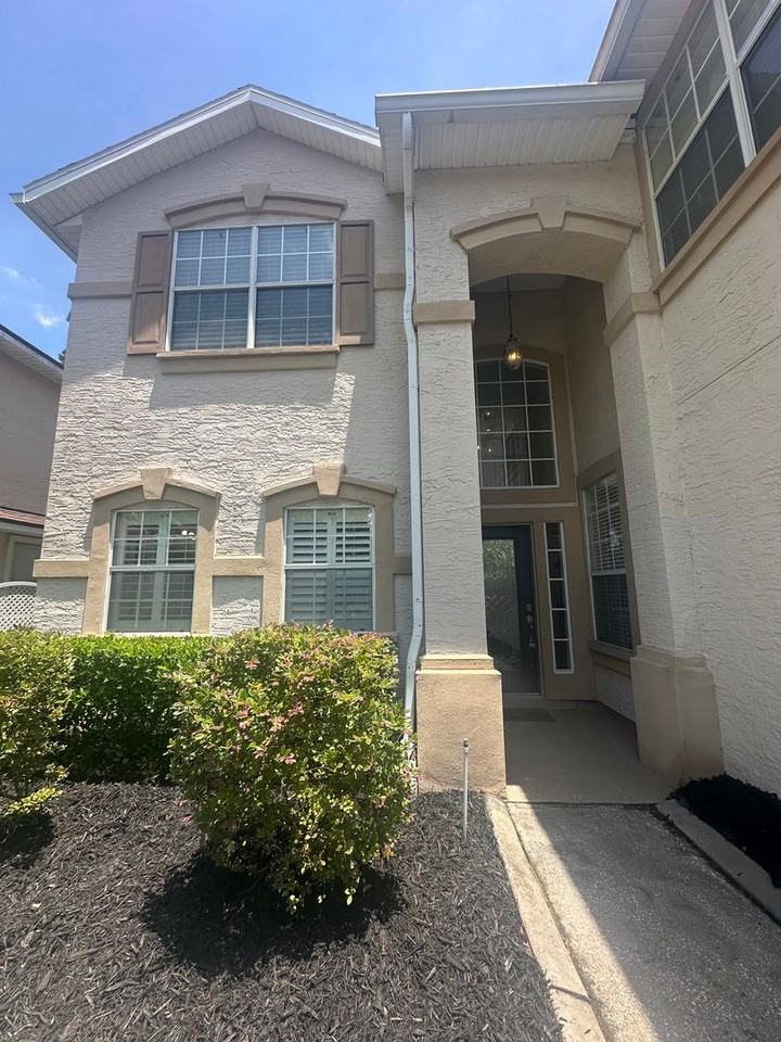 572 Redberry Ln - Photo 5 of 35