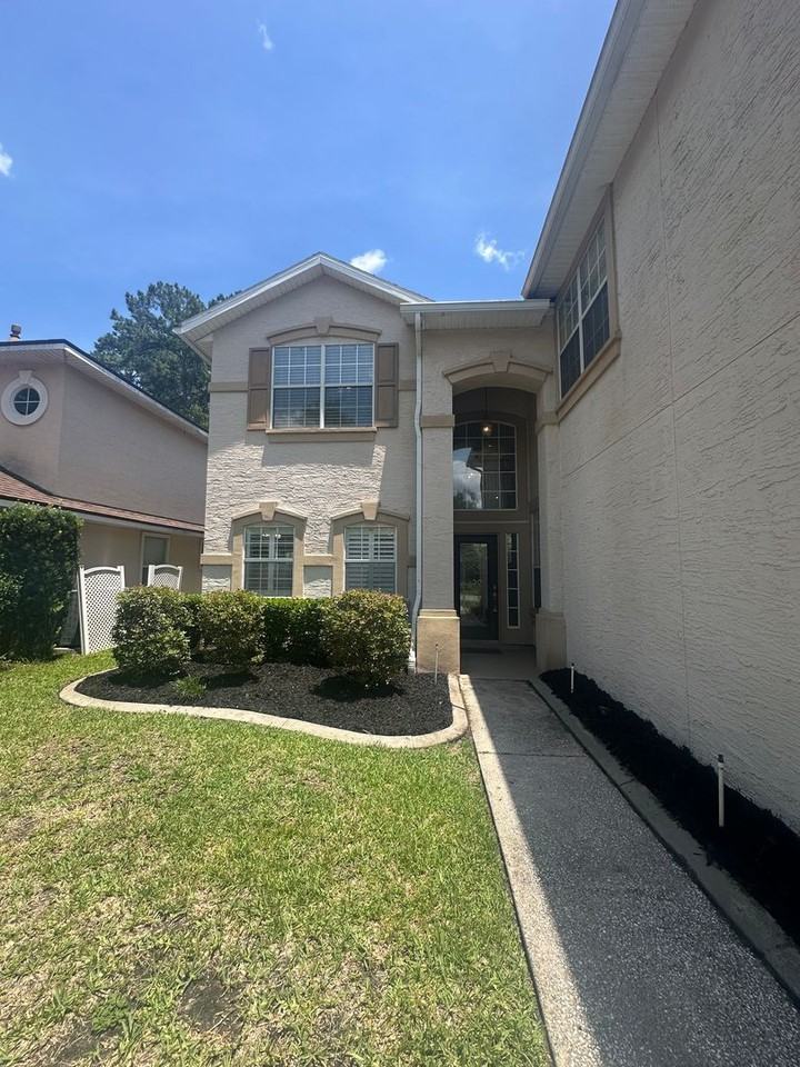 572 Redberry Ln - Photo 6 of 35