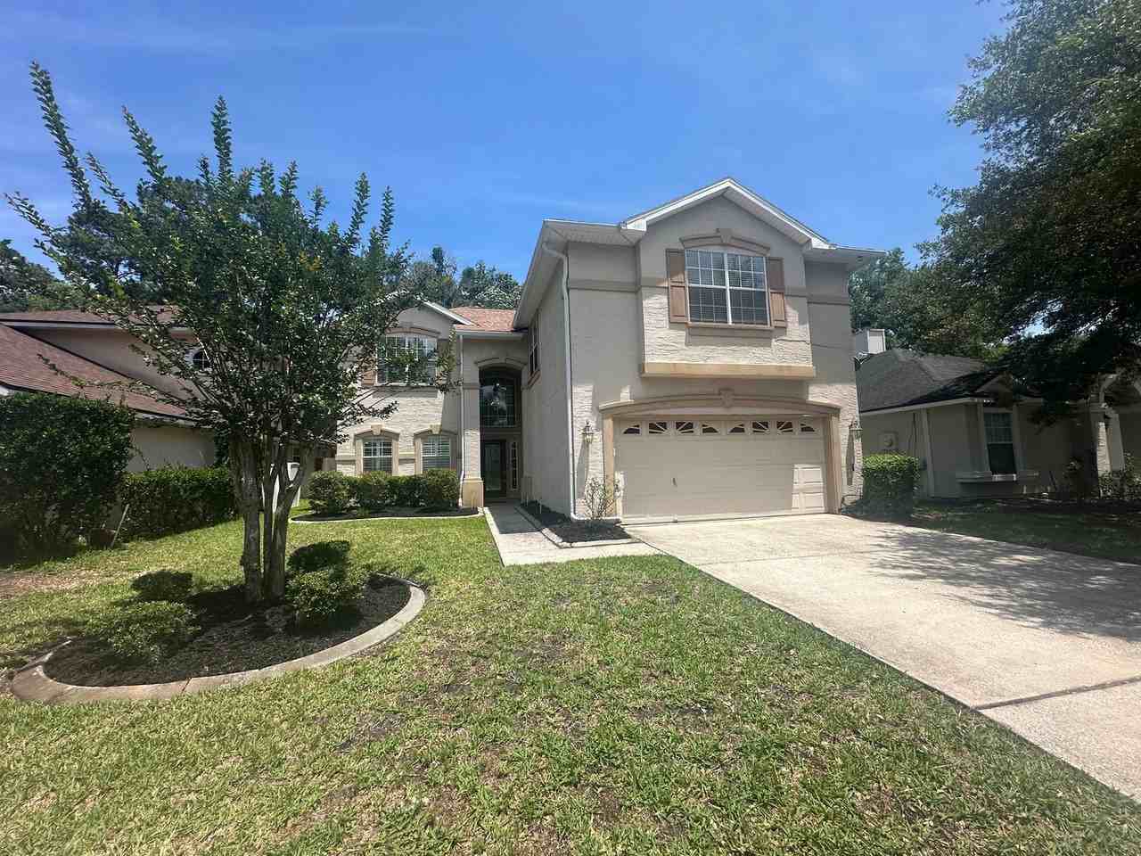 572 Redberry Ln - Photo 4 of 35