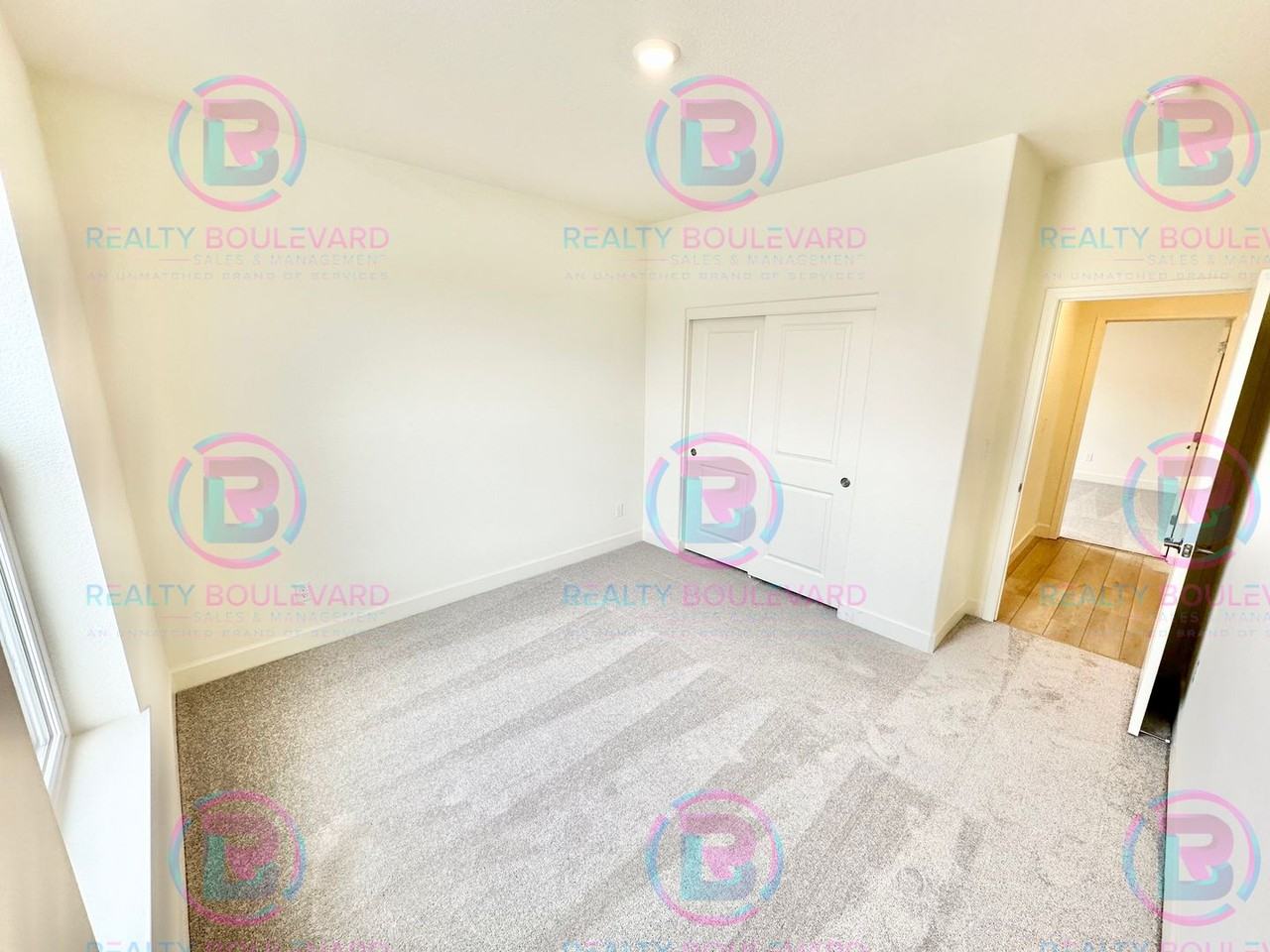 1405 Bravestone Ave - Photo 7 of 34