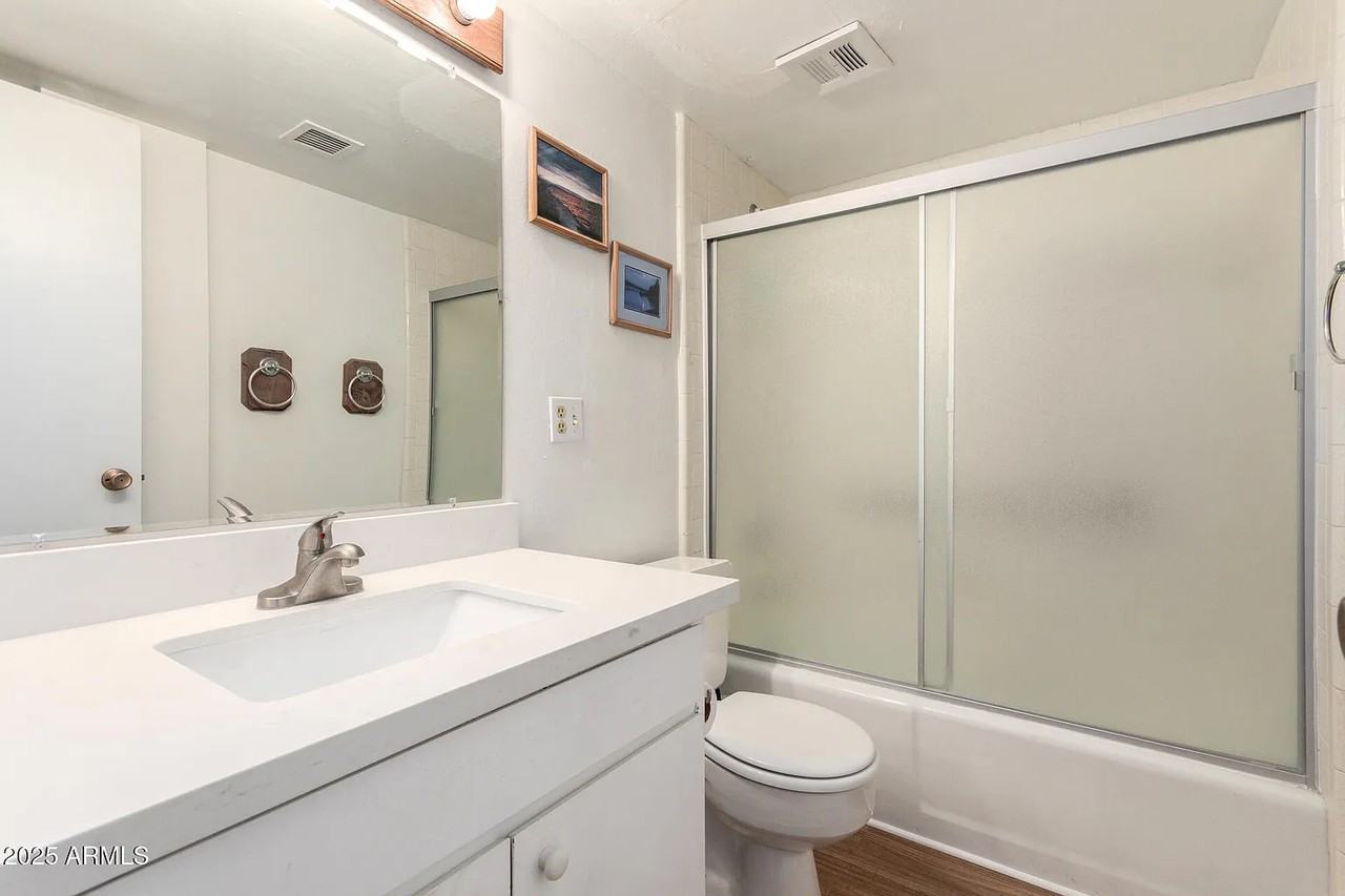 3230 East Pinchot Avenue #2 - Photo 3 of 11