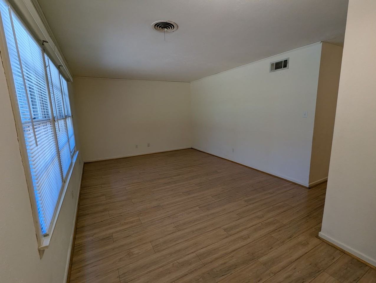 2816 Westfield Ave - Photo 3 of 22