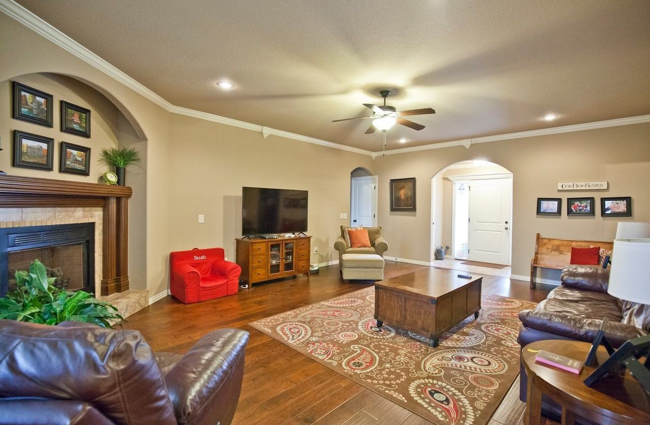 1804 Sw Sequoia St - Photo 7 of 21