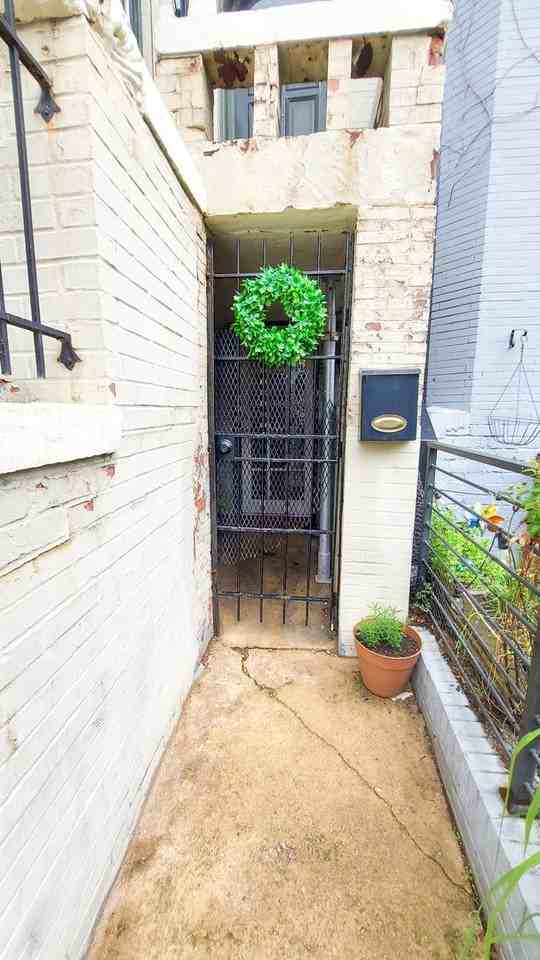2719 Ontario Rd Nw - Photo 4 of 31