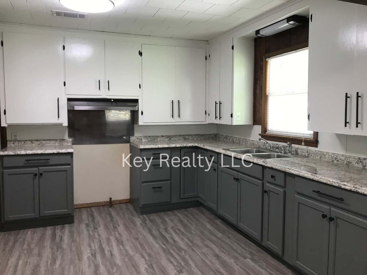 21046 Highway 167 - Photo 2 of 6
