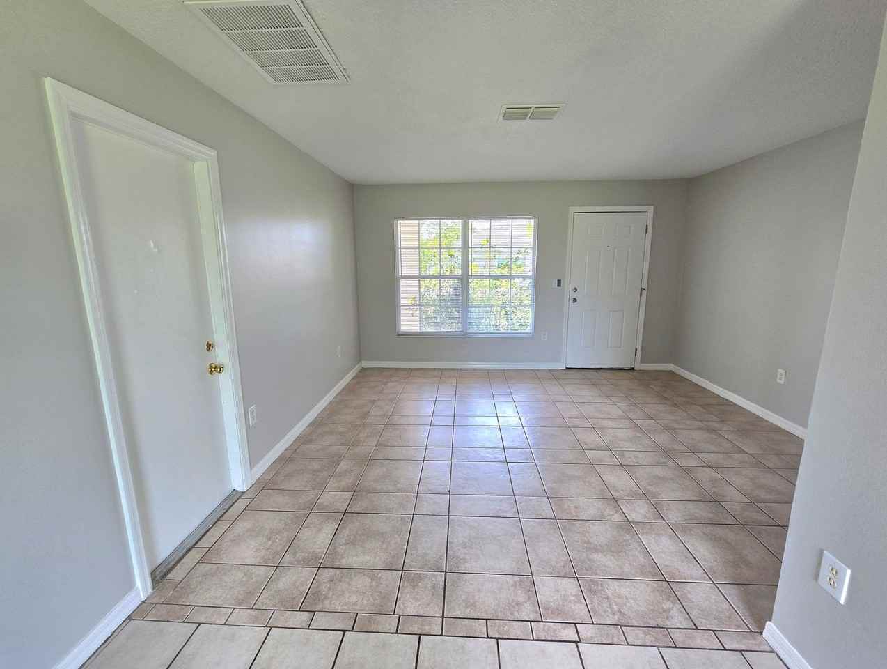 136 Birmingham Dr - Photo 6 of 18