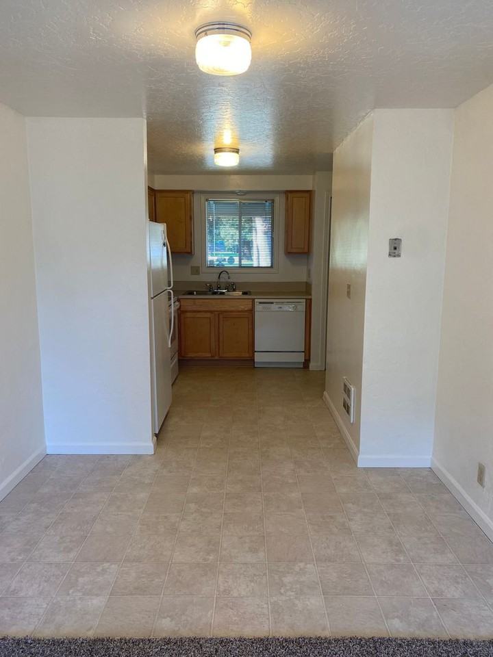 80 S 15th St #1 - Photo 3 of 14