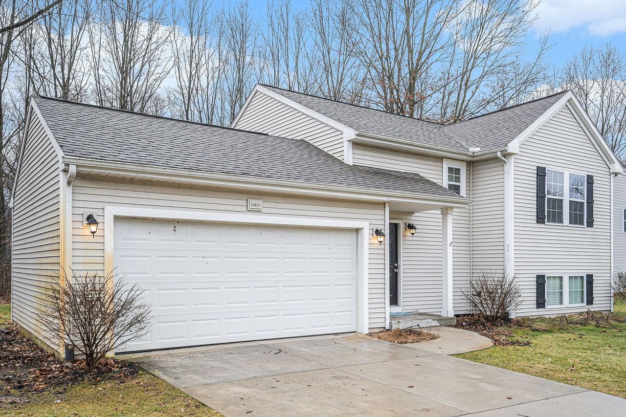 24821 Wren Ave - Photo 2 of 25