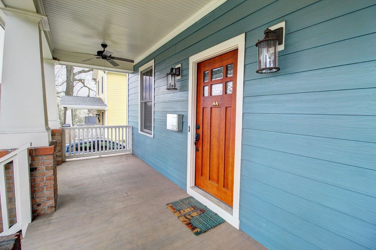 223 N Elizabeth St - Photo 3 of 29