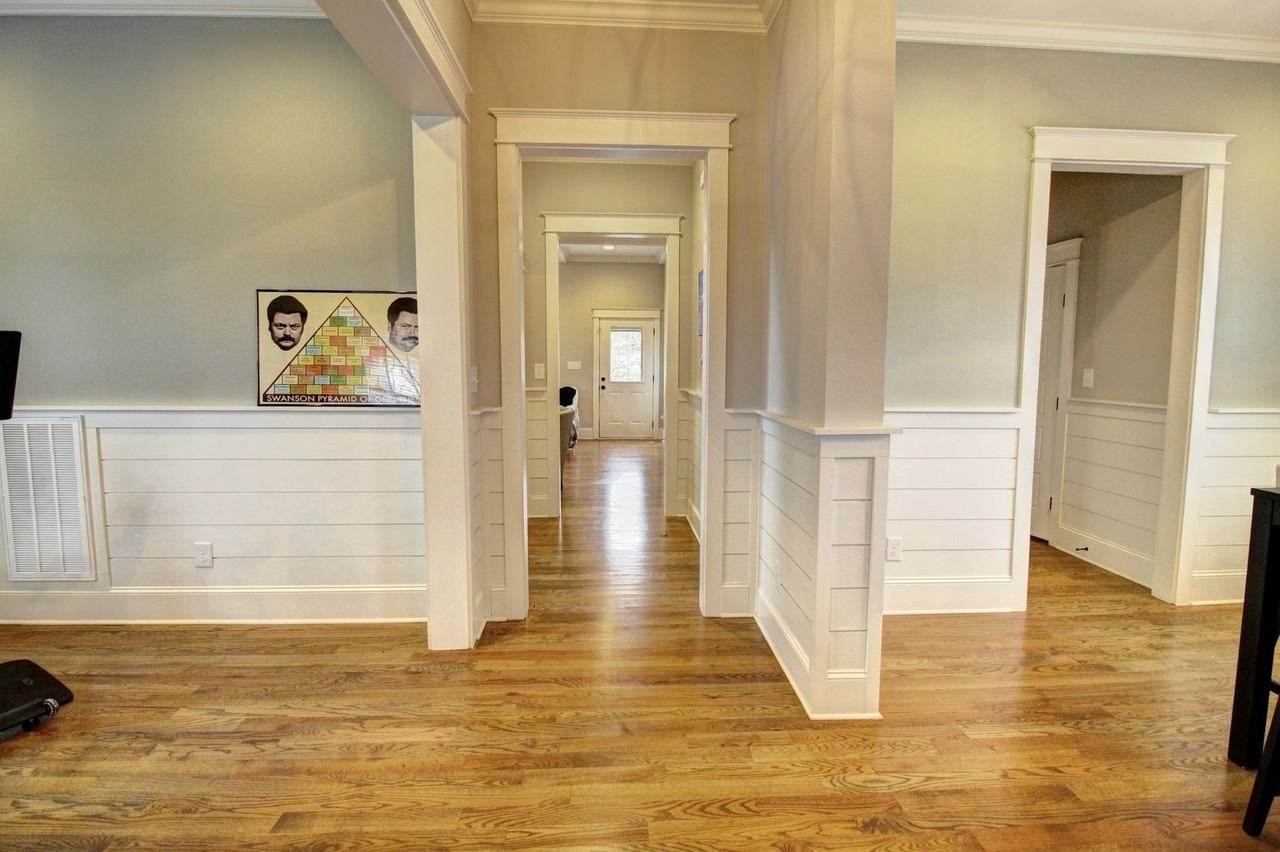 223 N Elizabeth St - Photo 4 of 29