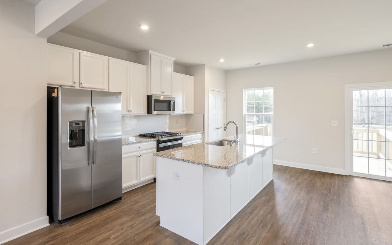 103 Tamworth Crk - Photo 6 of 19