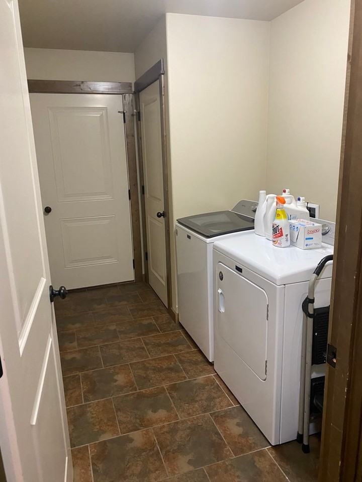 3740 Corwin St - Photo 4 of 9