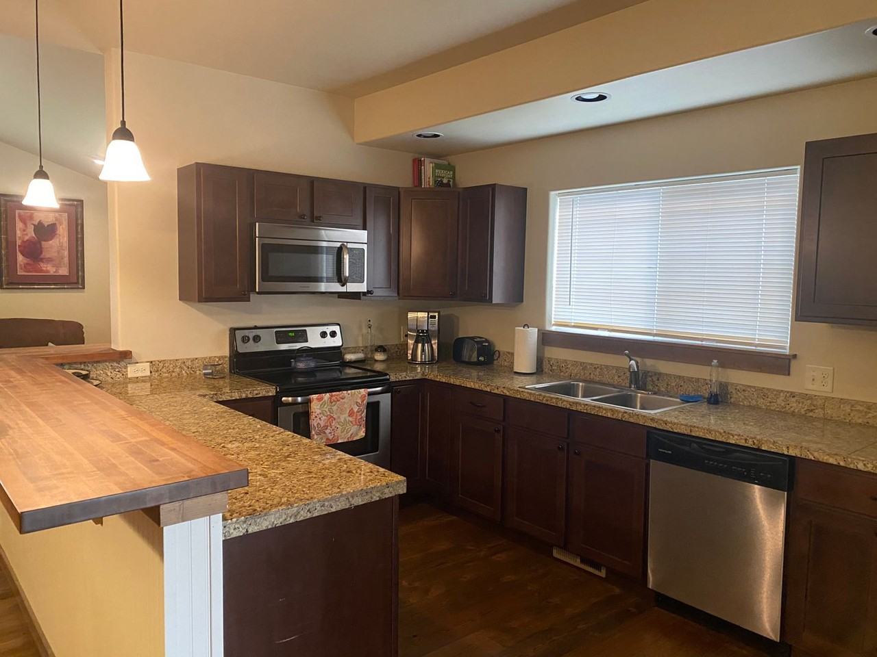 3740 Corwin St - Photo 2 of 9