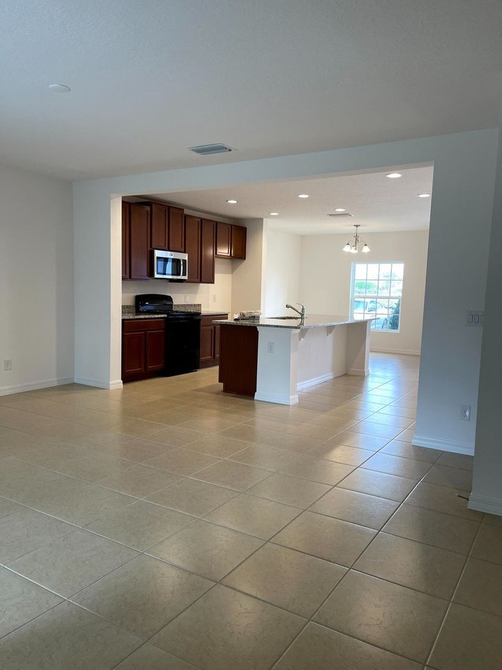 410 Annabelle Way - Photo 2 of 20