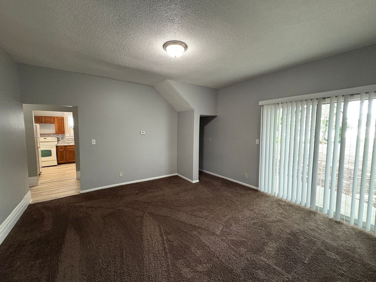 2918 S St - Photo 3 of 23