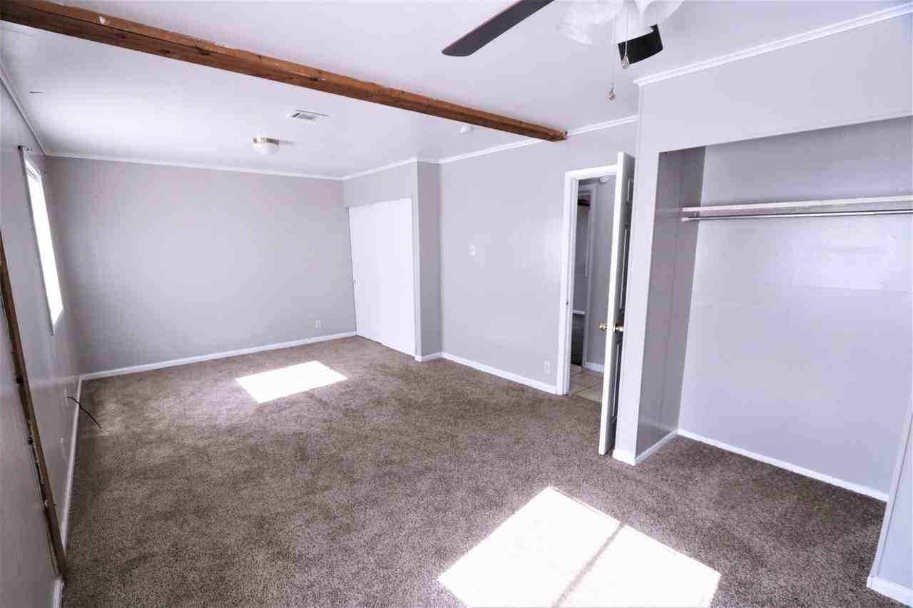 4355 Beverly Ave - Photo 2 of 17