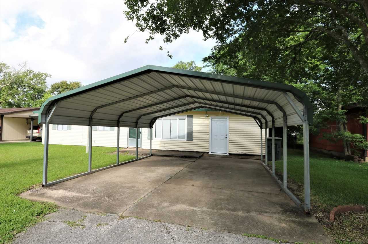 4355 Beverly Ave - Photo 3 of 17