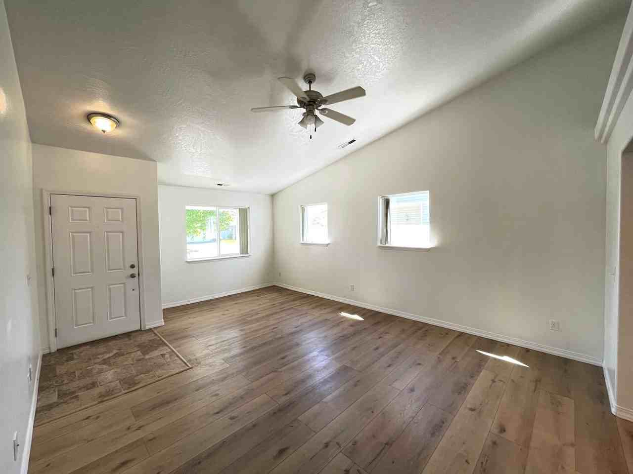 7371 N Calamonte Ln - Photo 3 of 14