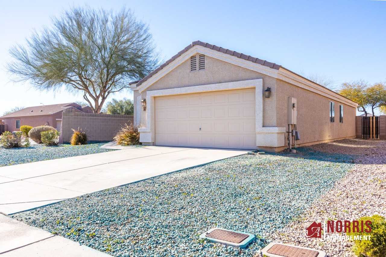 2071 N St Bonita Ln - Photo 4 of 31