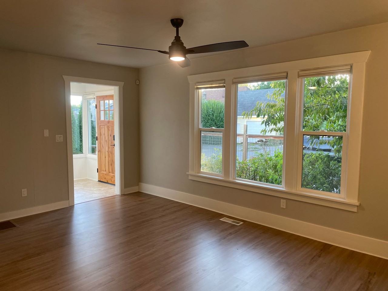 5958 44th Ave S - Photo 3 of 39