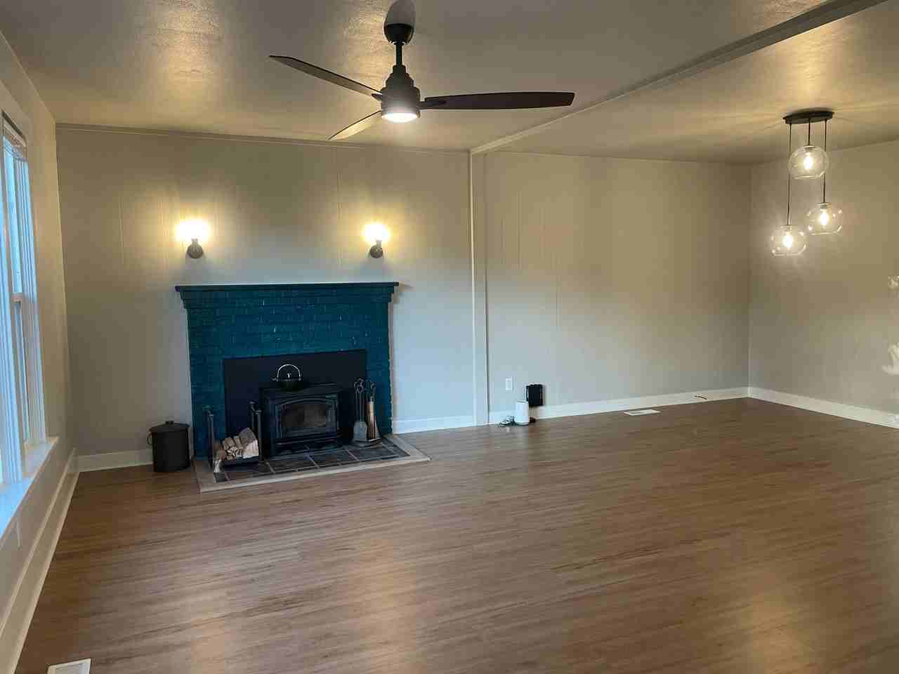 5958 44th Ave S - Photo 4 of 39