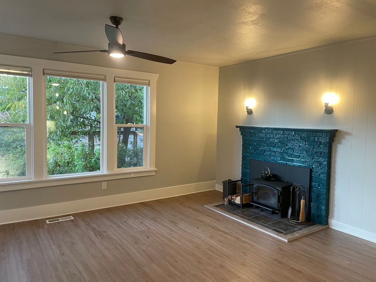 5958 44th Ave S - Photo 6 of 39