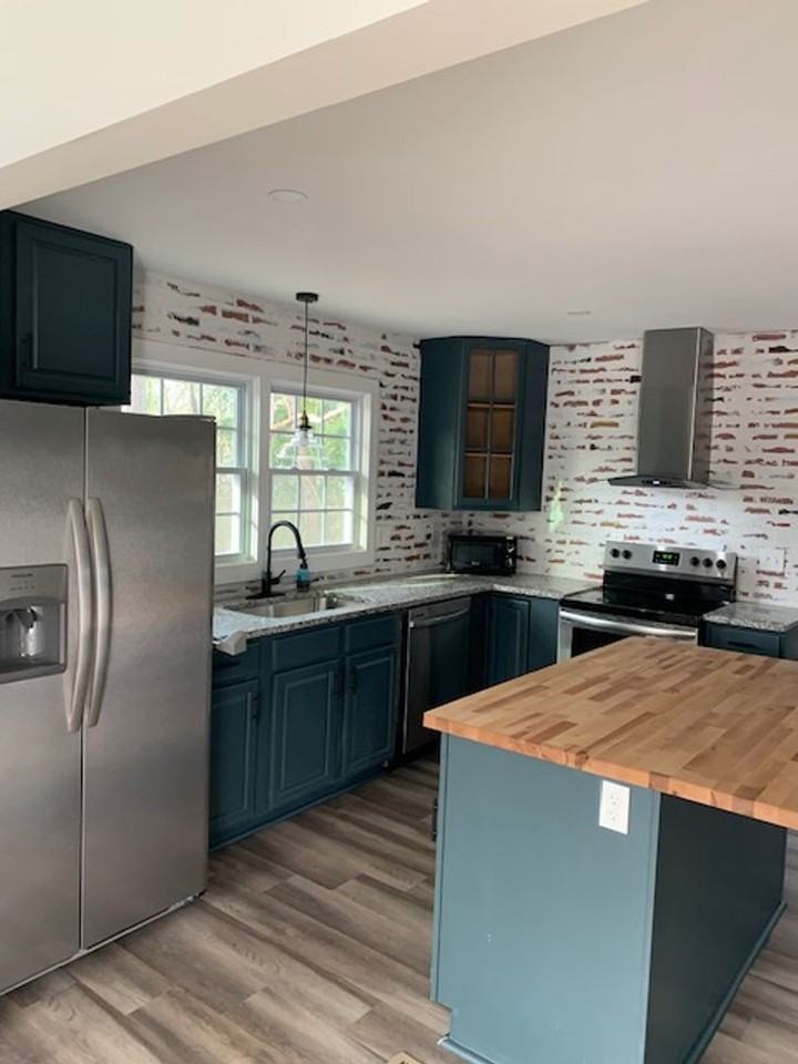 112 Poteat St - Photo 2 of 13