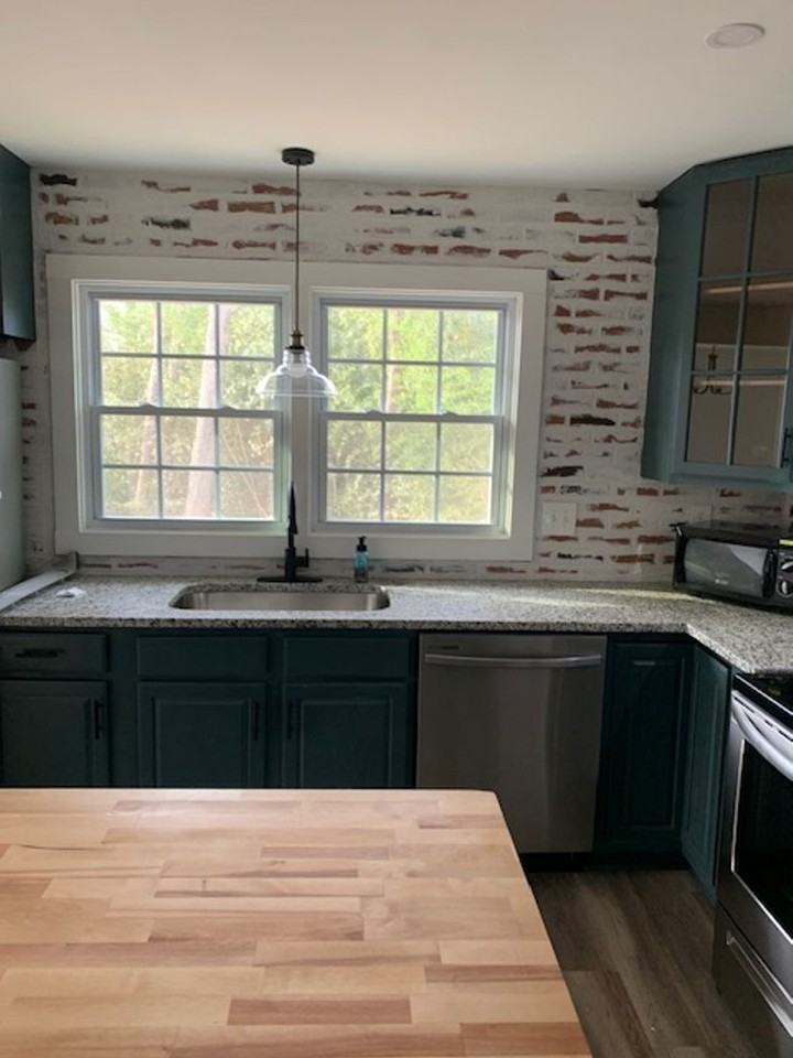 112 Poteat St - Photo 4 of 13