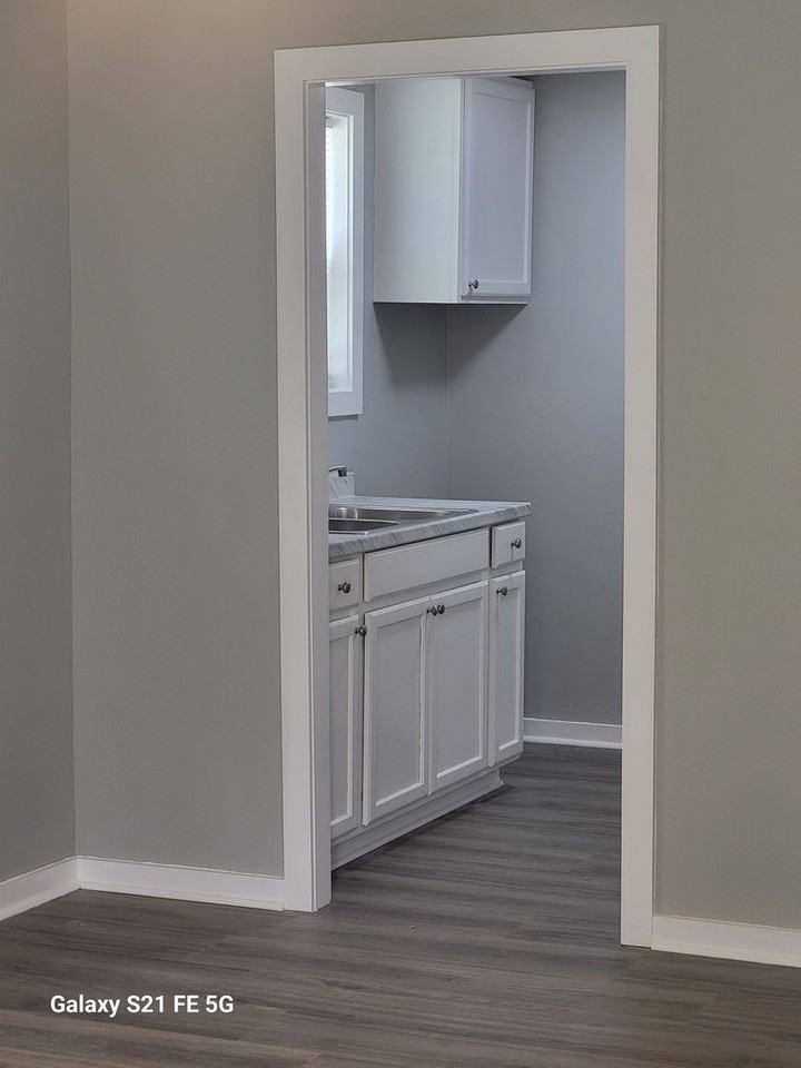 2431 Knox Dr - Photo 2 of 11