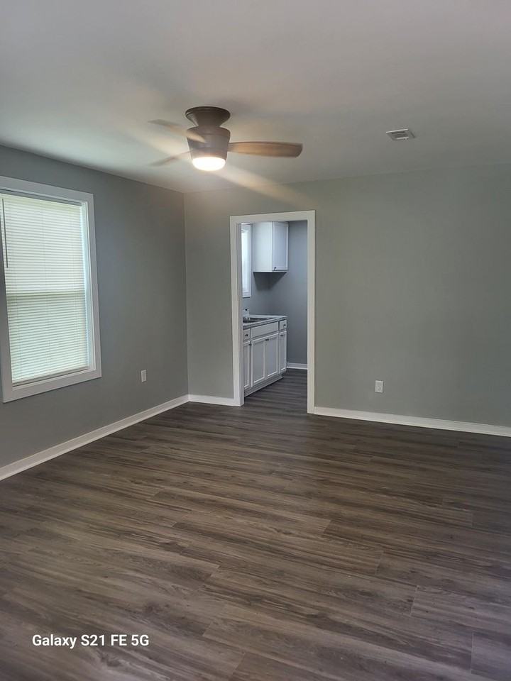 2431 Knox Dr - Photo 3 of 11