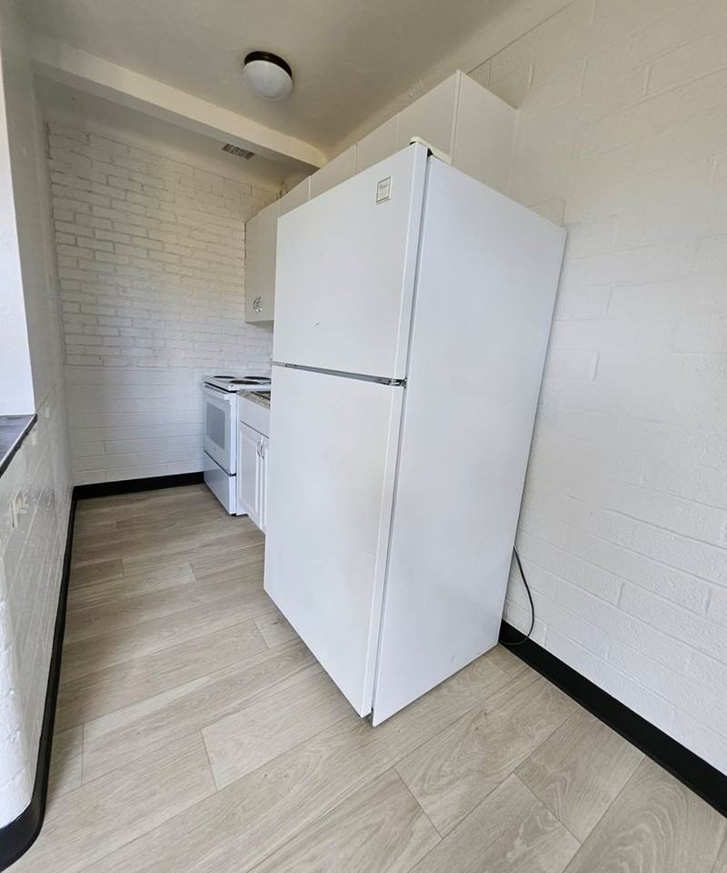 205 E Imperial Ave - Photo 5 of 7