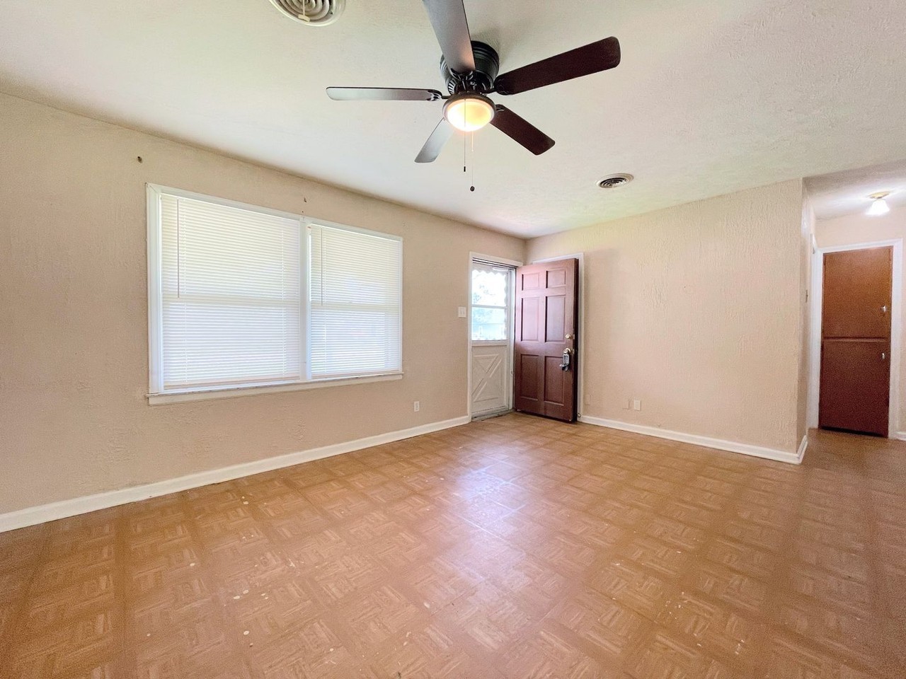 1011 E 11th Ave - Photo 3 of 19