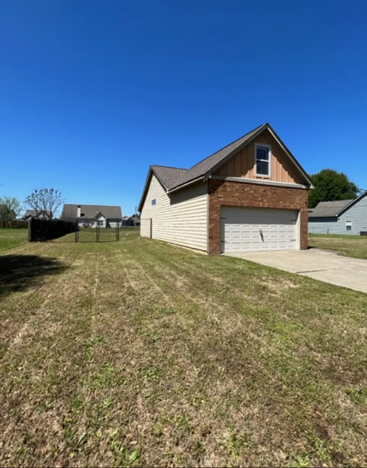 266 Owens Rd - Photo 2 of 21