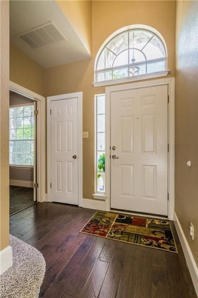 15713 Monona Cv - Photo 3 of 40