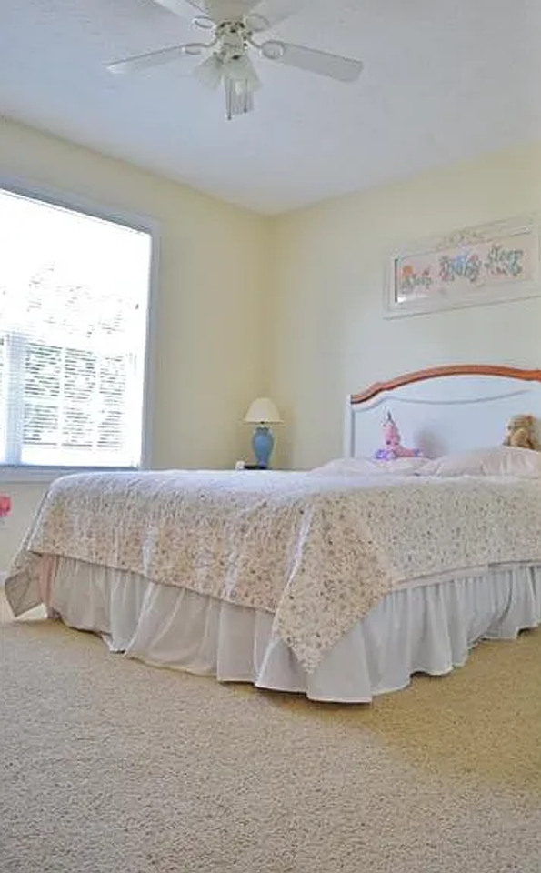 451 Stark St - Photo 3 of 32