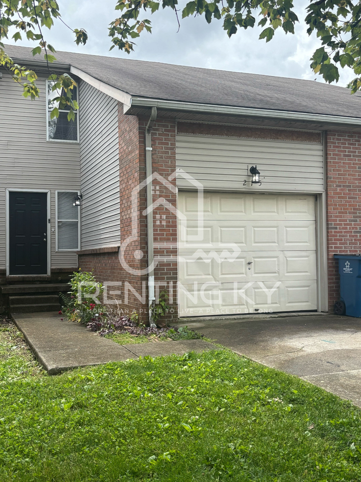 215 Peachtree Rd - Photo 2 of 17