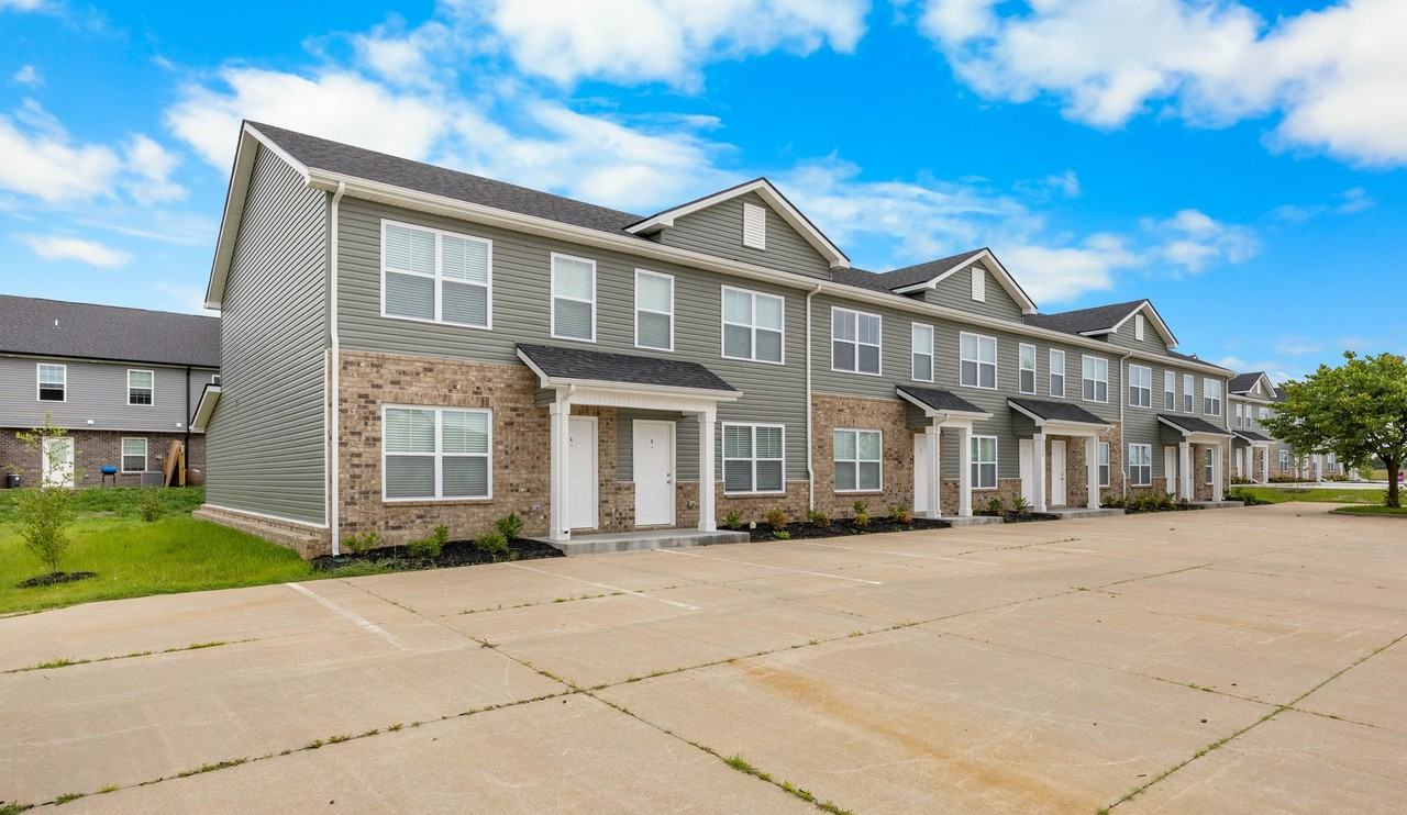 2209 Eldos Trace Cir - Photo 2 of 29