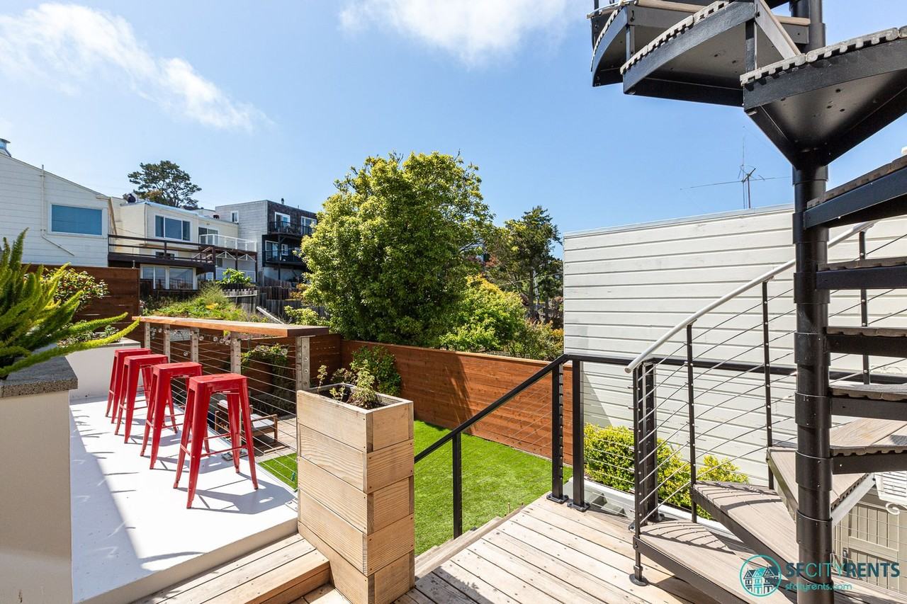 1957 11th Ave - Photo 3 of 30