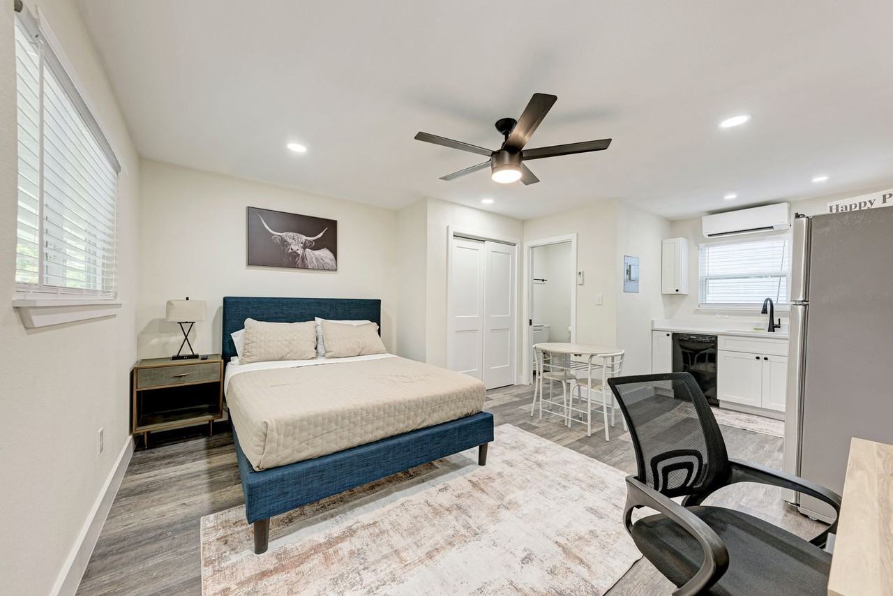 2302 Leon St #14 - Photo 2 of 6