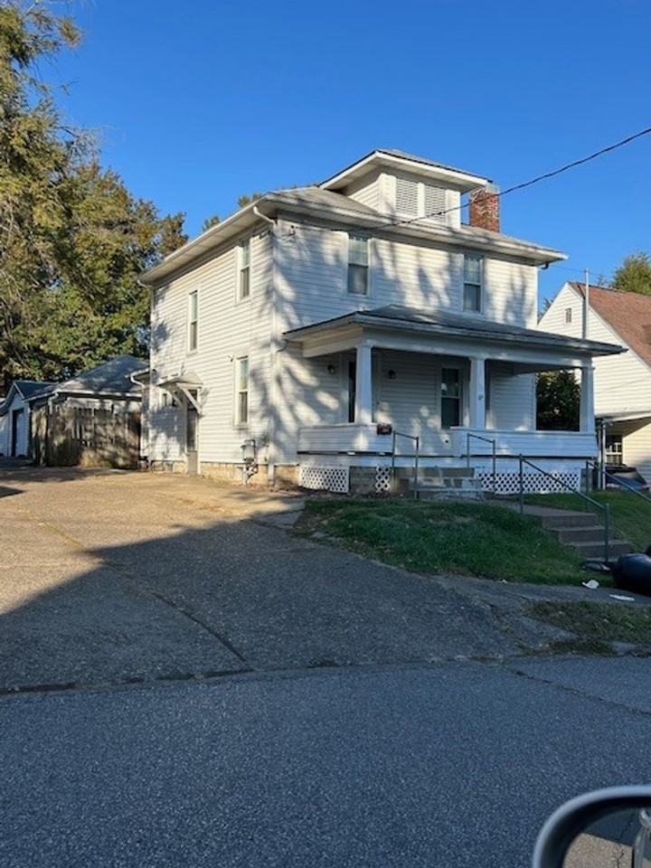 1203 17th St - Photo 2 of 12