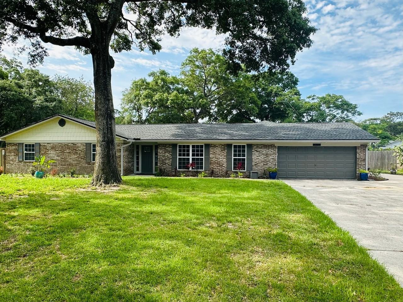14066 Inlet Dr - Photo 2 of 50