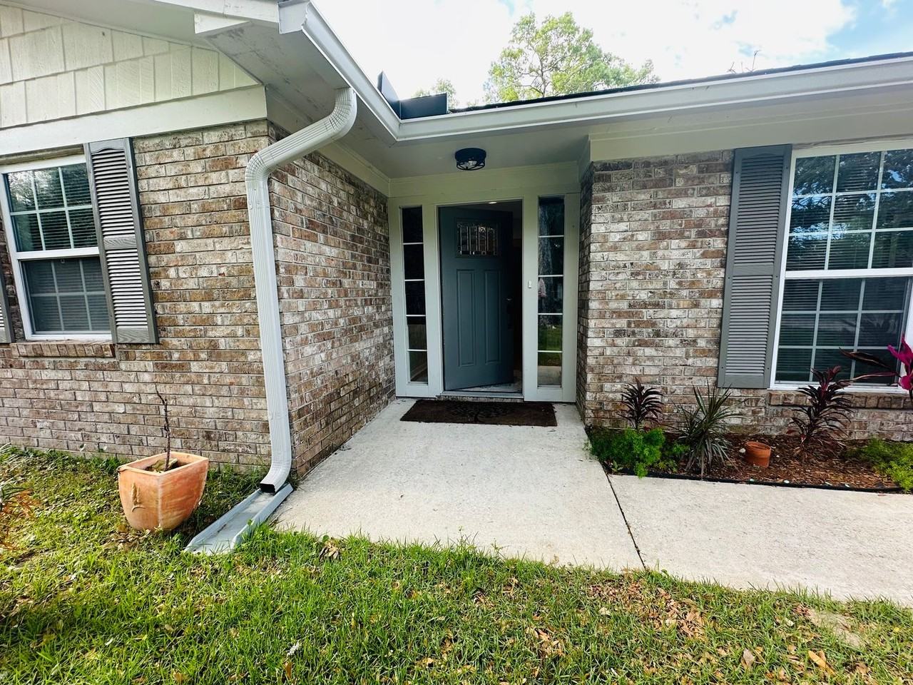 14066 Inlet Dr - Photo 3 of 50