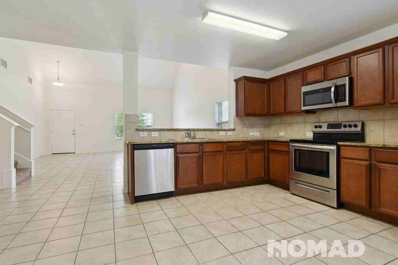 3080 Seth Ln - Photo 3 of 33