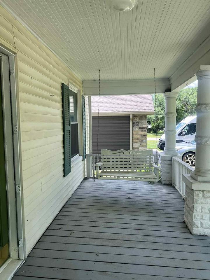 2628 E 8th St - Photo 2 of 21